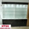 Tủ Kính Trưng Bày 2m Trắng Đen Giá Xưởng KTB026