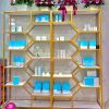 Kệ Trưng Bày Mỹ Phẩm Nổi Bật