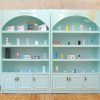 Tủ Trưng Bày Mỹ Phẩm Màu Xanh Pastel Hiện Đại