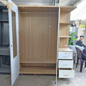 tu 2 canh kem ke 1
