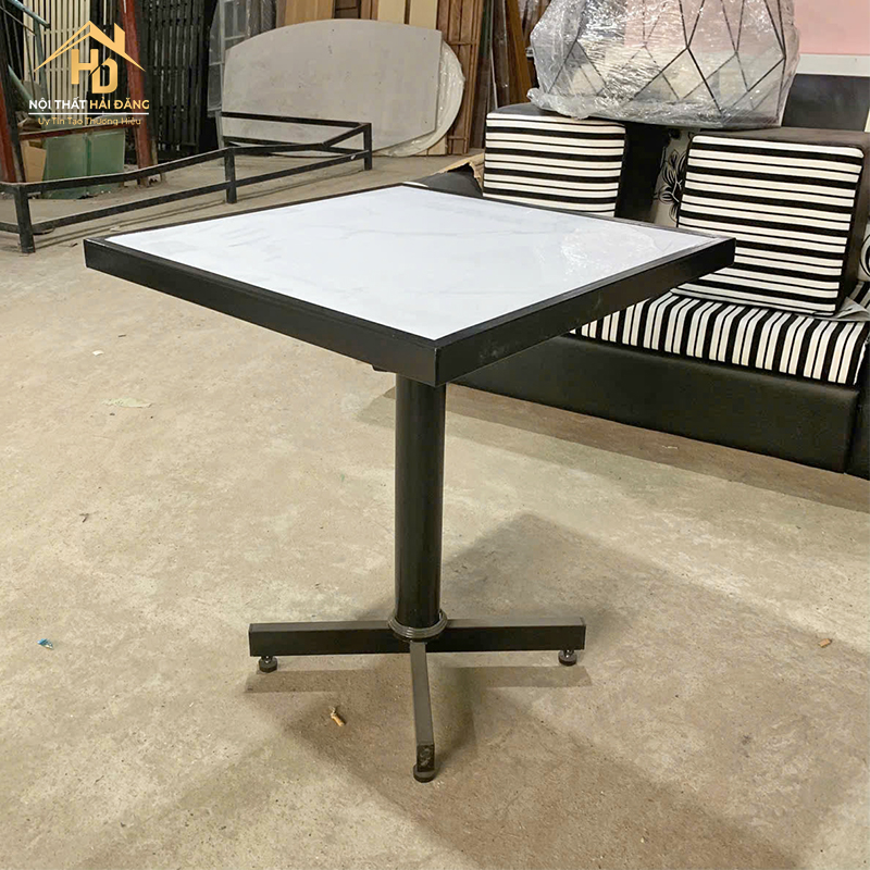Bàn Mặt Đá Chân Sắt Sơn Tĩnh Điện Hiện Đại ban-cafe-chan-tru-2 Bàn Mặt Đá Chân Sắt Sơn Tĩnh Điện Hiện Đại
