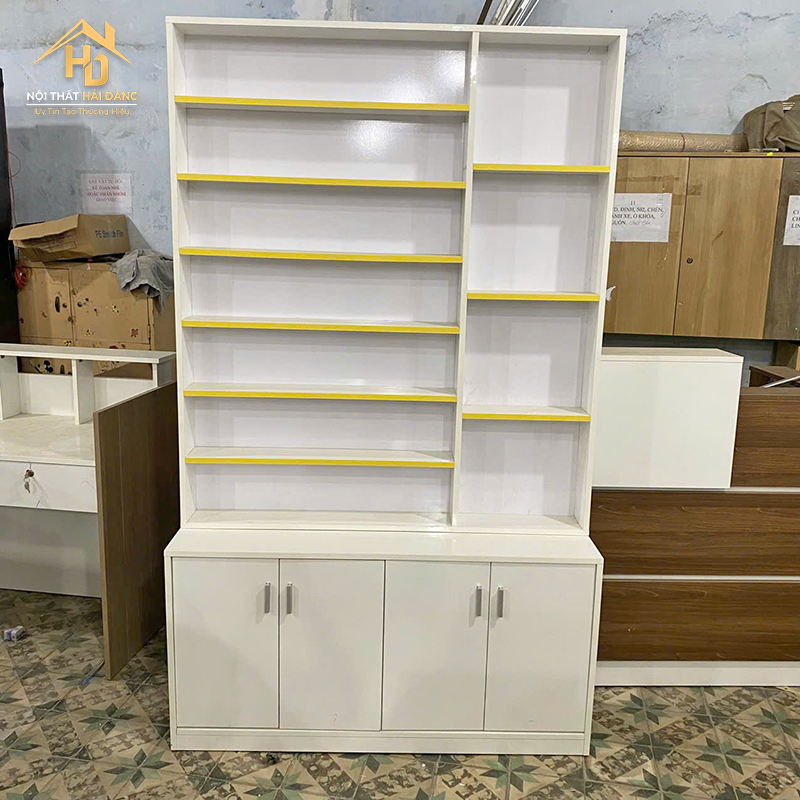 Kệ Trưng Bày Gỗ Viền Vàng Độc Đáo Giá Xưởng tu-trung-bay-my-pham-2 Kệ Trưng Bày Gỗ Viền Vàng Độc Đáo Giá Xưởng