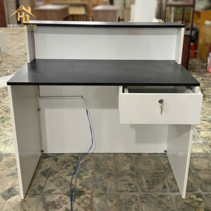 Quầy Lễ Tân Màu Trắng Đen Có Đèn LED Giá Xưởng 2 quay le tan noithatgiasi (5)