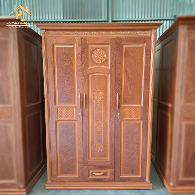 Tủ Quần Áo Gỗ 3 Cánh Chạm Hoa Đẹp Mắt Giá Rẻ tu-qua-ao-1 Tủ Quần Áo Gỗ 3 Cánh Chạm Hoa Đẹp Mắt Giá Rẻ