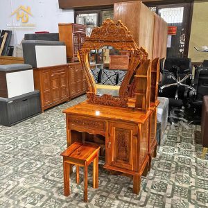 ban trang diem co dien 3