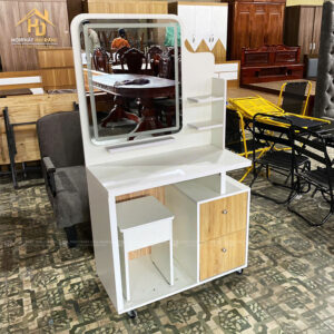 ban trang diem hai dang 1