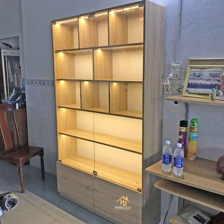 chọn tủ trưng bày mỹ phẩm hài hòa