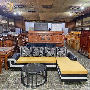 Sofa Góc Chữ L Bọc Da Màu Đen, Gối Tựa Họa Tiết Độc Đáo