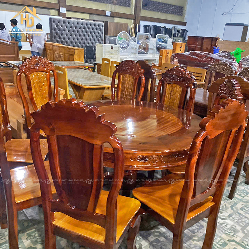 z6903397477885_e904673f2e0f568765138a2af19279ab Bộ Bàn Ăn Gỗ Tràm Mặt Tròn 8 Ghế