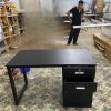 Bàn Làm Việc 1M2 x 75Cm Màu Đen Có Hộc Tủ Khóa