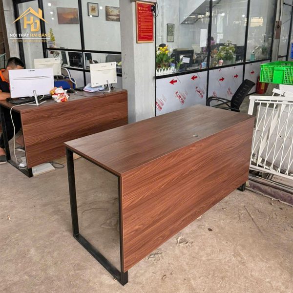 ban lam viec 23