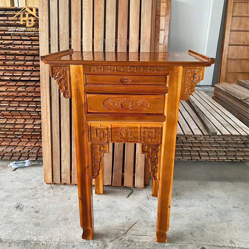 ban-tho-gia-tien-1 Bàn Thờ Gỗ Chạm Hoa Sen, Kiểu Dáng Truyền Thống (2 Màu)
