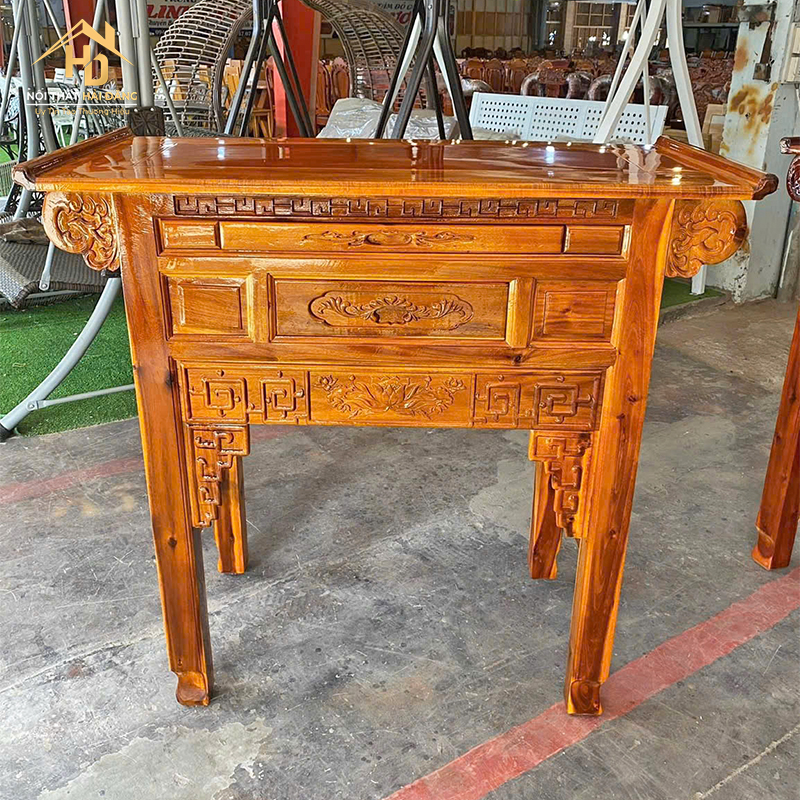 ban-tho-gia-tien-4 Bàn Thờ Gỗ Tự Nhiên Mặt Rộng, Chân Cao Vững Chắc