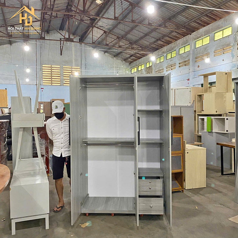 tu-quan-ao-hai-dang-2 Tủ Quần Áo Gỗ 3 Cánh Kèm Ngăn Kéo Và Kệ Bên Trong (Nhiều Màu)