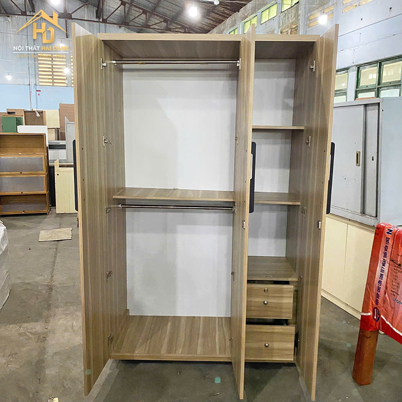 tu-quan-ao-hai-dang-5 Tủ Quần Áo Gỗ 3 Cánh Kèm Ngăn Kéo Và Kệ Bên Trong (Nhiều Màu)