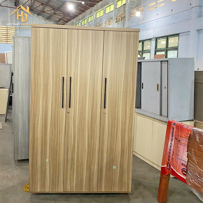 tu-quan-ao-hai-dang-7 Tủ Quần Áo Gỗ 3 Cánh Kèm Ngăn Kéo Và Kệ Bên Trong (Nhiều Màu)