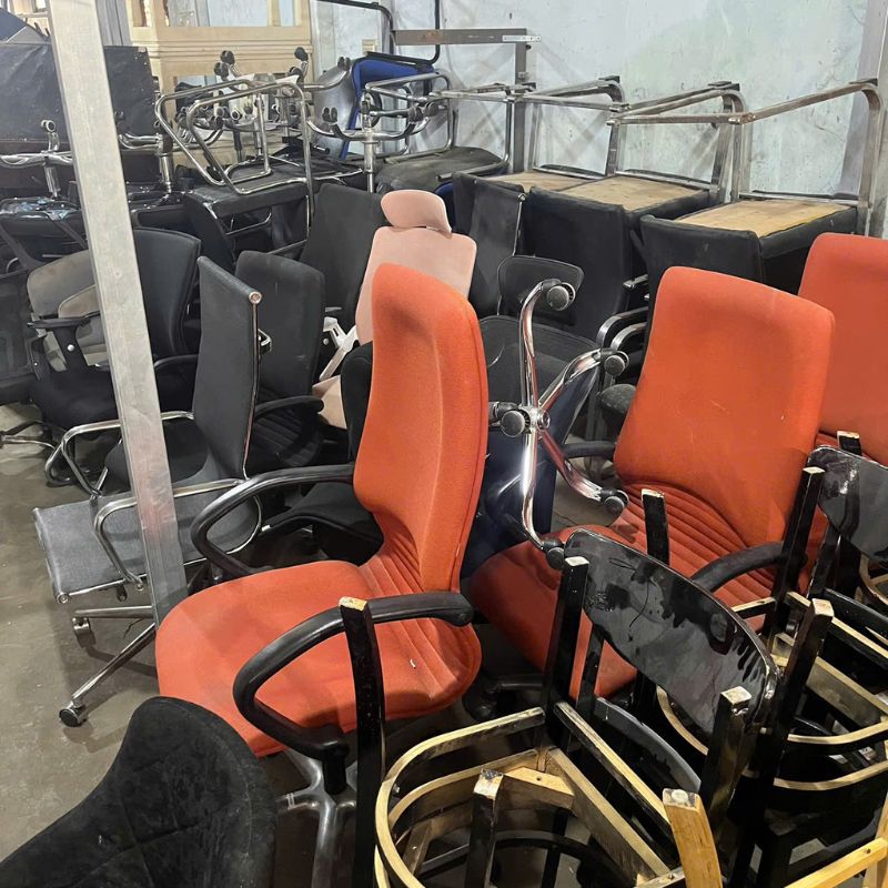 Thu Mua Nội Thất Văn Phòng Cũ Uy Tín, Giá Cao Tận Nơi TP.HCM mua-ban-ghe-van-phong-cu Thu Mua Nội Thất Văn Phòng Cũ Uy Tín, Giá Cao Tận Nơi TP.HCM