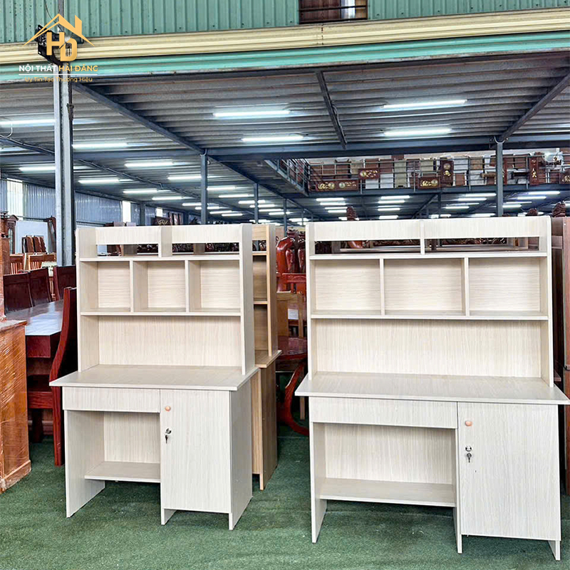 Bàn Học Sinh Gỗ Công Nghiệp Có Kệ Sách Tiện Dụng ban-hoc-sinh-go-1 Bàn Học Sinh Gỗ Công Nghiệp Có Kệ Sách Tiện Dụng