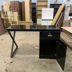 Bàn Làm Việc Chân Sắt Chữ X 1m2x60cm Có Hộc Tủ 2 ban lam viec 36