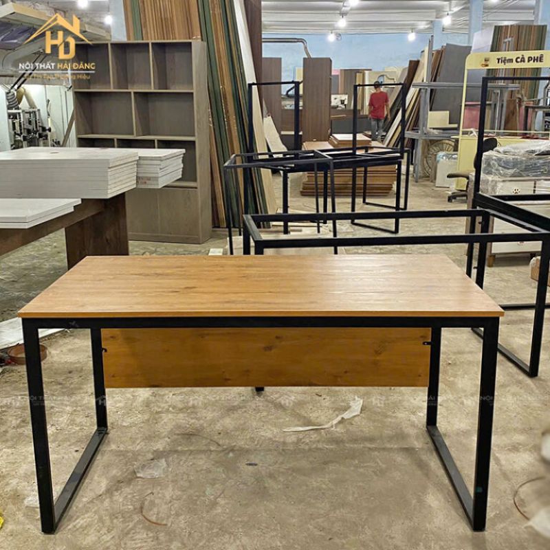 TOP 10 Mẫu Bàn Để Máy Tính Đáng Mua Nhất Cho Dân Văn Phòng ban-may-tinh-chan-chu-u TOP 10 Mẫu Bàn Để Máy Tính Đáng Mua Nhất Cho Dân Văn Phòng