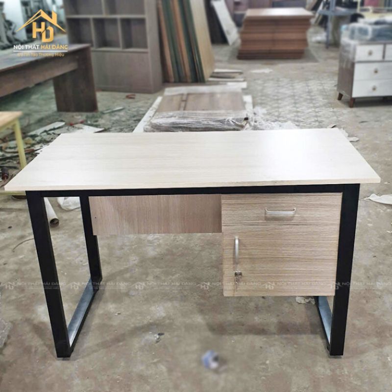 TOP 10 Mẫu Bàn Để Máy Tính Đáng Mua Nhất Cho Dân Văn Phòng ban-may-vi-tinh-co-ngan-keo TOP 10 Mẫu Bàn Để Máy Tính Đáng Mua Nhất Cho Dân Văn Phòng