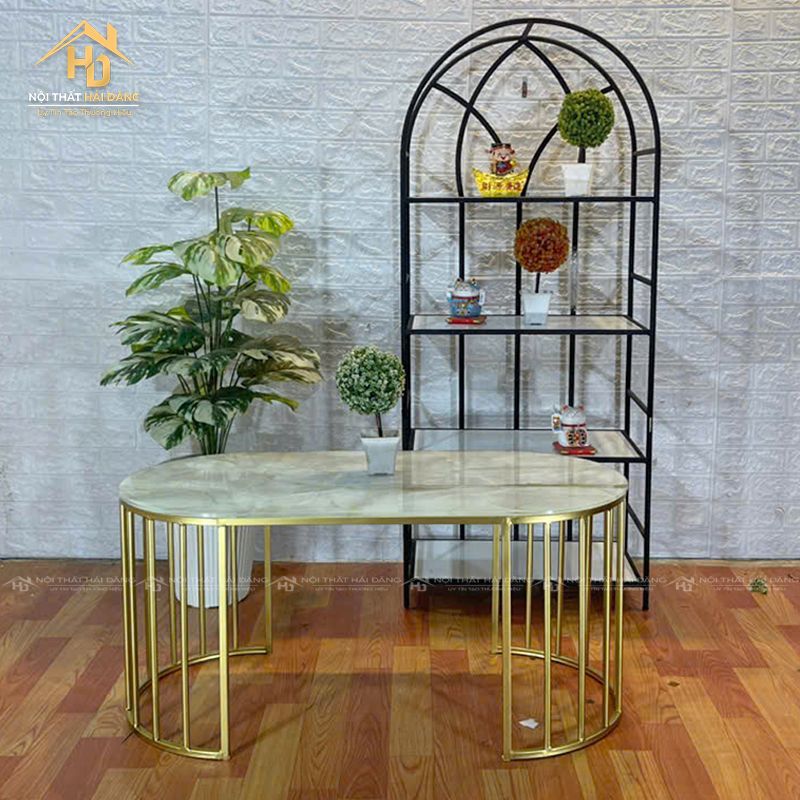 ban-sofa-chan-sat TOP 10 Mẫu Bàn Trà Kết Hợp Bàn Ăn Được Ưa Chuộng Nhất 2025