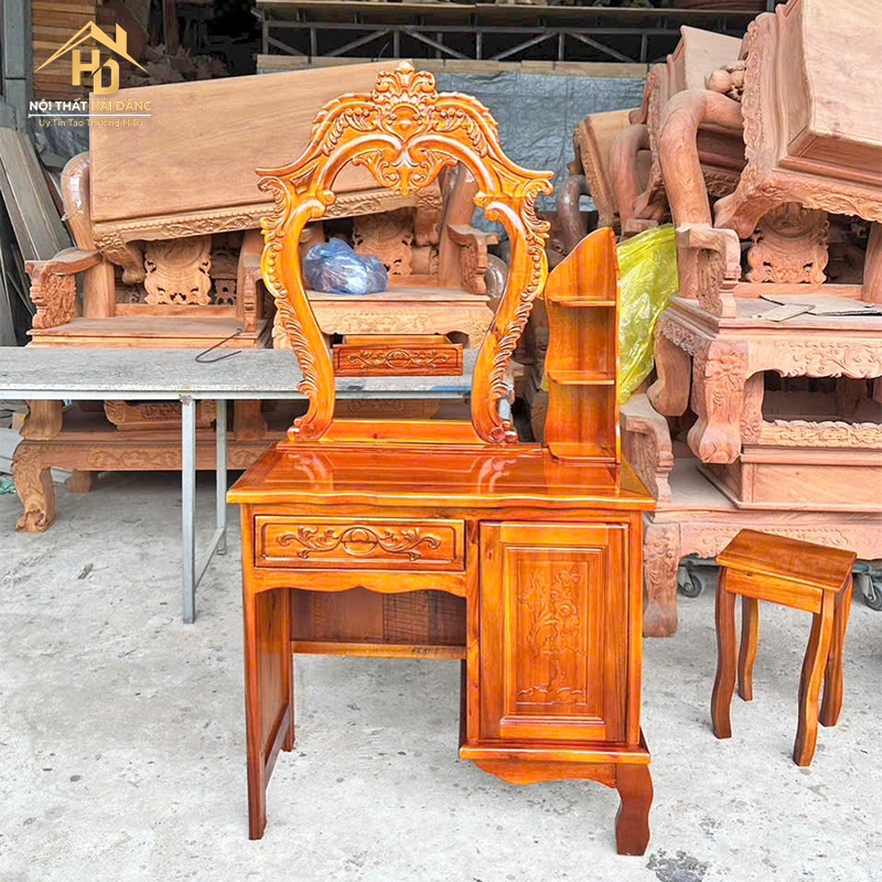 Bàn Trang Điểm Gương Khung Uốn Lượn Sang Trọng ban-trang-diem-20 Bàn Trang Điểm Gương Khung Uốn Lượn Sang Trọng