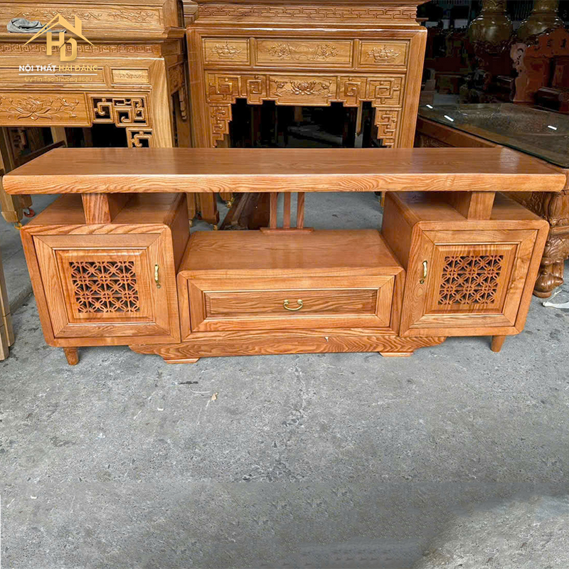 Kệ Tivi Gỗ Tự Nhiên Hộc Tủ Cánh Hoa Văn (2 Màu) ke-tivi-go-2 Kệ Tivi Gỗ Tự Nhiên Hộc Tủ Cánh Hoa Văn (2 Màu)