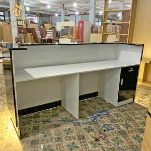 Quầy Lễ Tân Phối Màu Đen Trắng Có Led Hiện Đại 2 quầy lễ tân phối màu đen trắng hiện đại