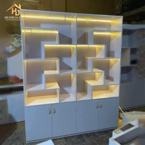 ke trung bay trang led 6