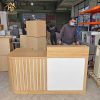 Quầy Lễ Tân Bo Góc Gỗ Màu Nâu Phối Trắng