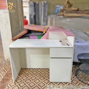 Quầy Lễ Tân Gỗ Hồng Trắng Hiện Đại 2 quay le tan hong trang 1