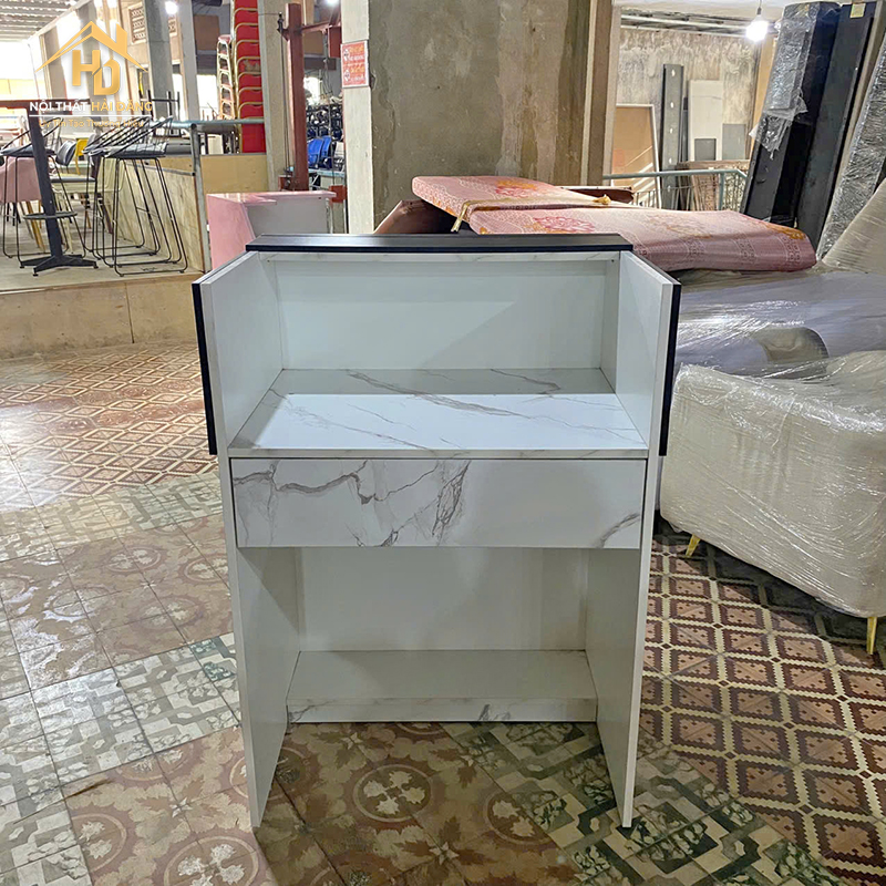 Quầy Lễ Tân Gỗ Đứng chữ I Trắng Đen quay-le-tan-trang-den-1 Quầy Lễ Tân Gỗ Đứng chữ I Trắng Đen