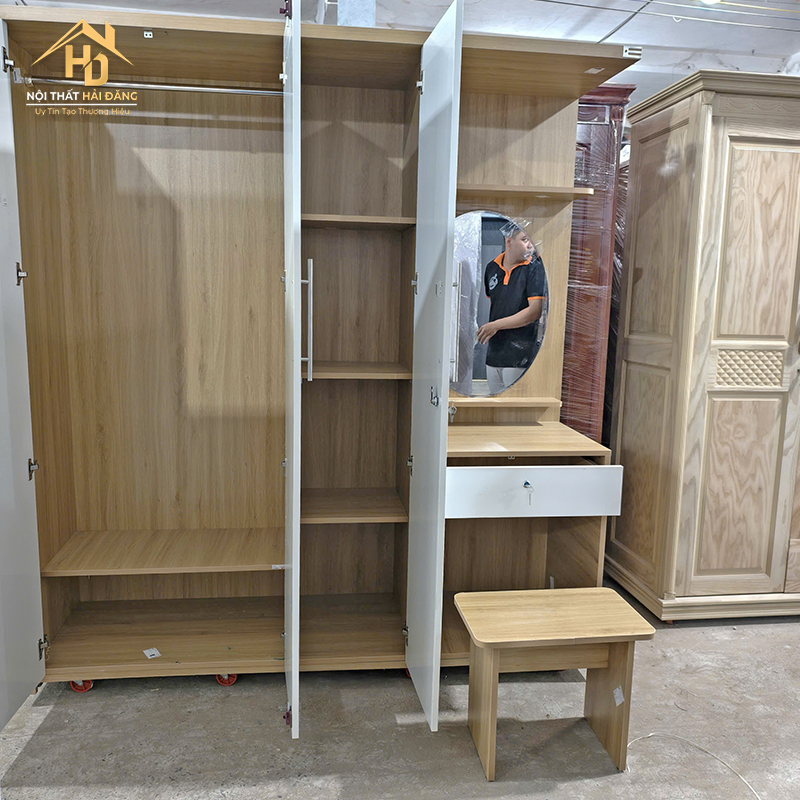 Tủ Quần Áo Gỗ Kèm Bàn Phấn Tiện Lợi tu-3-canh-co-ban-trang-diem-6 Tủ Quần Áo Gỗ Kèm Bàn Phấn Tiện Lợi
