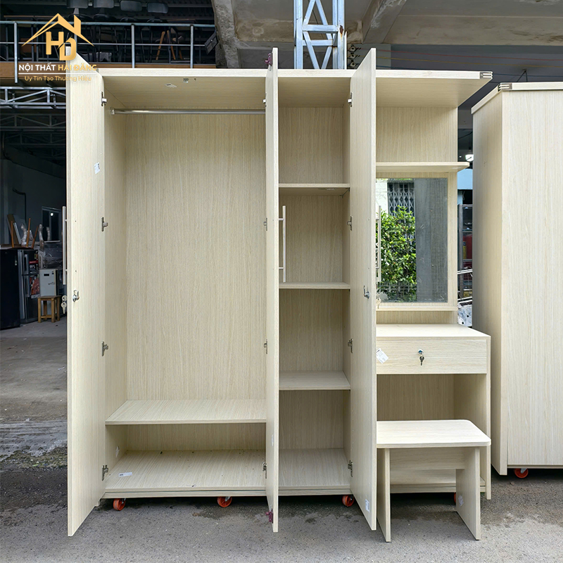 Tủ Quần Áo Gỗ Kèm Bàn Phấn Tiện Lợi tu-quan-ao-co-ban-phan-1 Tủ Quần Áo Gỗ Kèm Bàn Phấn Tiện Lợi