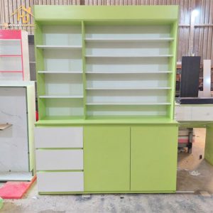 Kệ trưng bày túi xách xanh lá