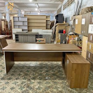 Bàn Giám Đốc Gỗ Nâu Viền Trắng Góc L