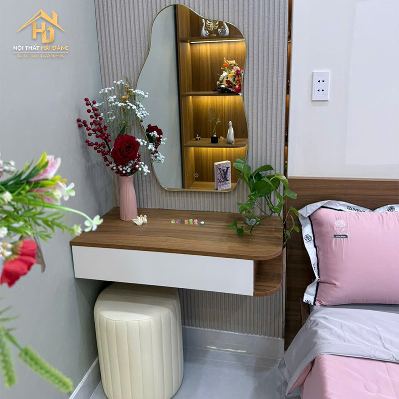 Bàn Trang Điểm Treo Tường Gỗ Nhỏ Gọn ban-trang-diem-treo-tuong-2 Bàn Trang Điểm Treo Tường Gỗ Nhỏ Gọn