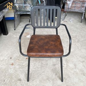 ghế cafe khung sắt bọc da nâu