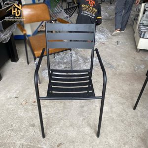 ghế cafe sắt lưng nan thoáng mát