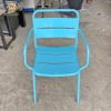 ghế cafe sắt xanh dương có tay vịn