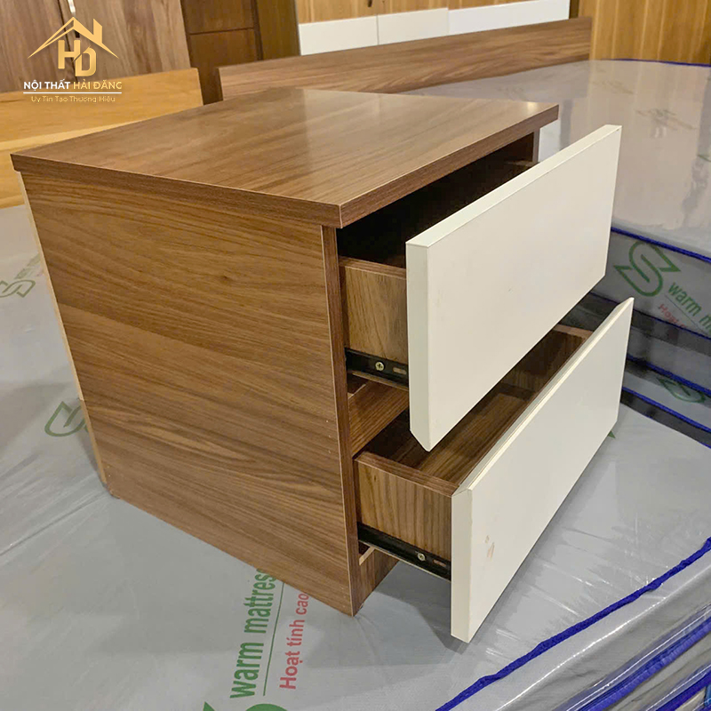 Tab Đầu Giường 2 Ngăn Kéo Gỗ Hiện Đại tab-dau-giuong-vuog-1 Tab Đầu Giường 2 Ngăn Kéo Gỗ Hiện Đại