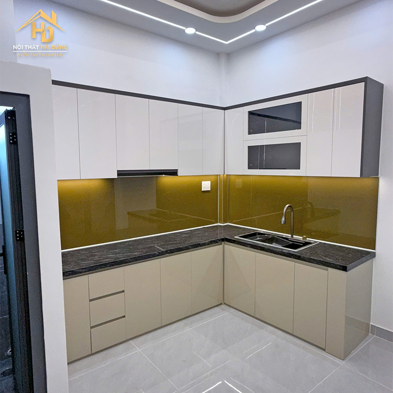 tu-bep-goc-l-2-1 Tủ Bếp MDF Góc L Mặt Đá Hiện Đại