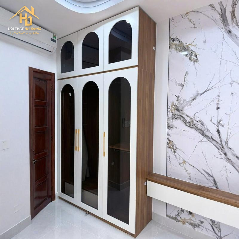 Tủ Quần Áo 3 Cánh Kịch Trần Phối Trắng Vân Gỗ tu-quan-ao-55 Tủ Quần Áo 3 Cánh Kịch Trần Phối Trắng Vân Gỗ