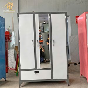 tu quan ao sat 3 canh 4