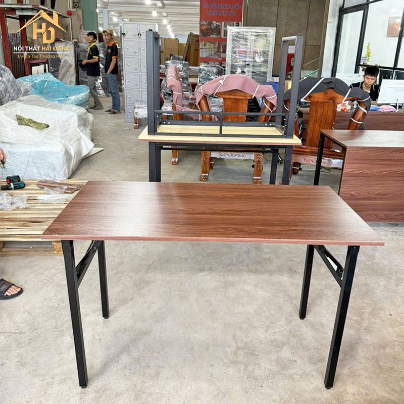 Top 10 bàn làm việc chân sắt mặt gỗ được ưa chuộng năm 2026 ban-chan-sat-gap-gon-go Top 10 bàn làm việc chân sắt mặt gỗ được ưa chuộng năm 2026