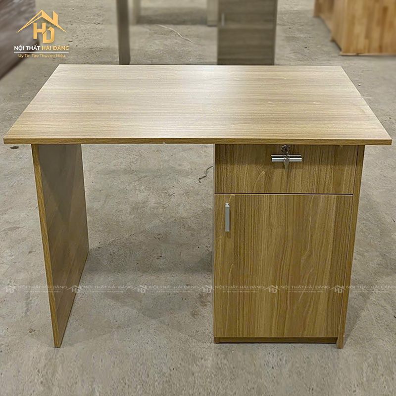 ban-lam-viec-nhan-vien-co-tu-ho-so Cách chọn bàn làm việc nhân viên văn phòng tiết kiệm diện tích