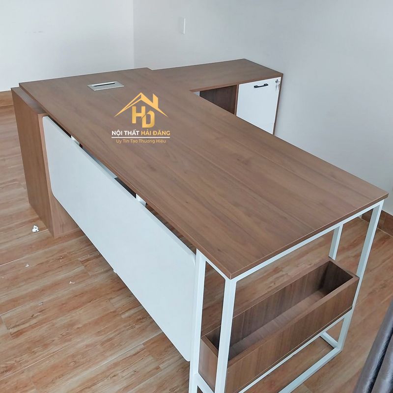 ban-lam-viec-van-phong-goc-l Có Nên Dùng Bàn Văn Phòng Gỗ Công Nghiệp Hay Không?