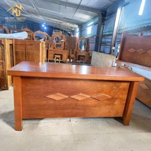 Bàn giám đốc chạm khắc hình thôi