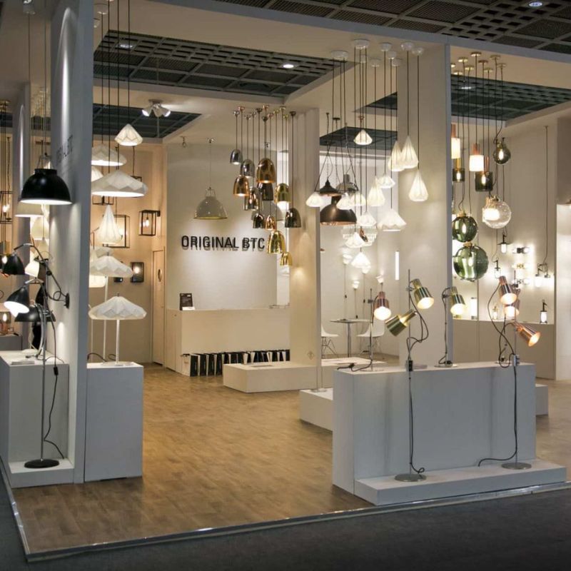 showroom-den-trang-tri Thiết kế thi công showroom đẹp, hiện đại và thu hút khách